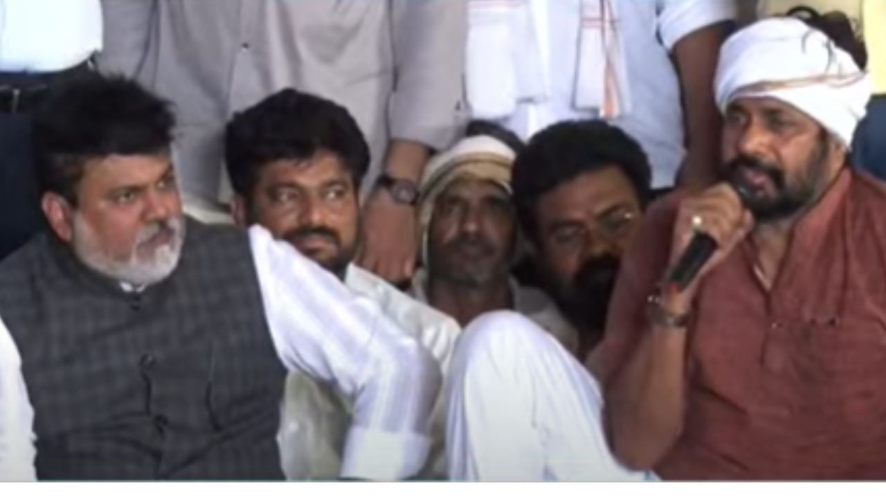 बच्चू कडू यांच्या आंदोलनाला मोठं यश, उदय सामंत पत्र घेऊन आले, कर्जमाफीबाबत सरकारचा मोठा निर्णय बच्चू कडू यांच्या आंदोलनाला मोठं यश, उदय सामंत पत्र घेऊन आले, कर्जमाफीबाबत सरकारचा मोठा निर्णय