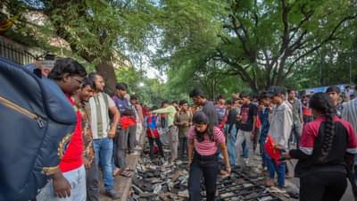 Bengaluru Stampede : बंगळुरु चेंगराचेंगरी प्रकरणी मोठी अपडेट, अखेर त्या दोघांचा राजीनामा