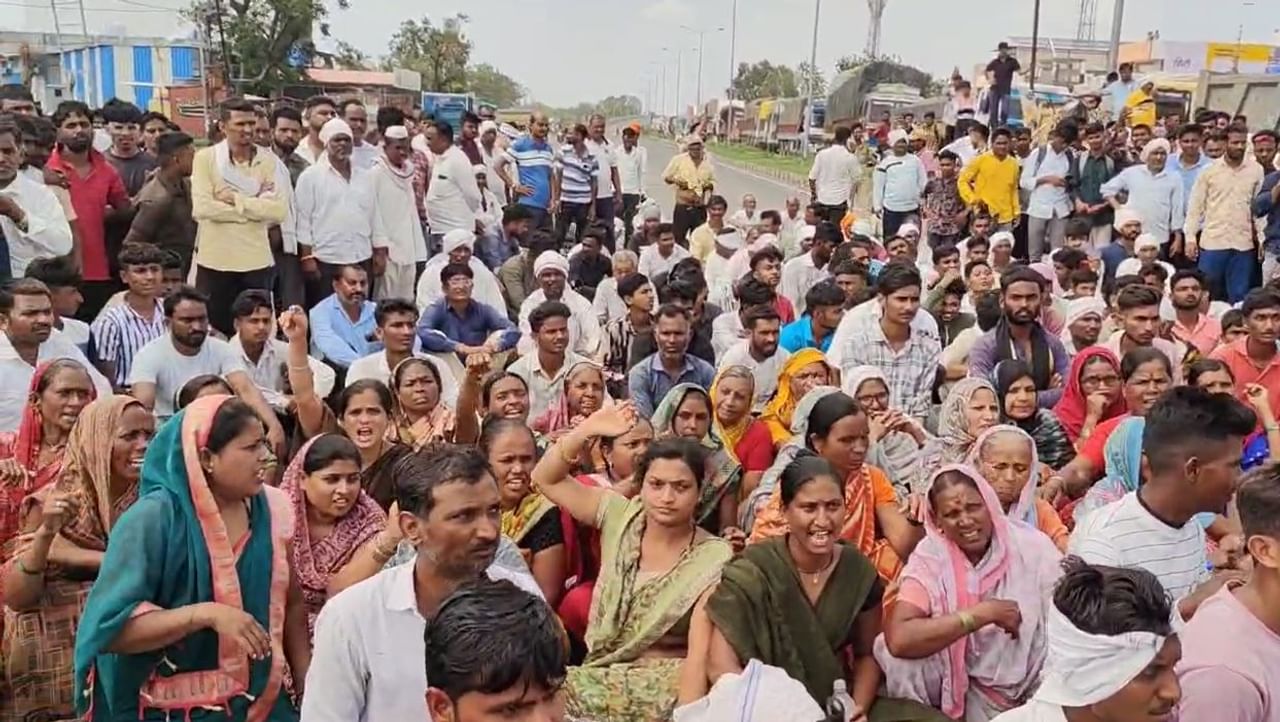 जळगाव : एरंडोल तालुक्यातील रिंगणगाव येथे 14 वर्षीय विद्यार्थ्याचा गळा चिरून खून झाल्याची धक्कादायक घटना समोर आली आहे.