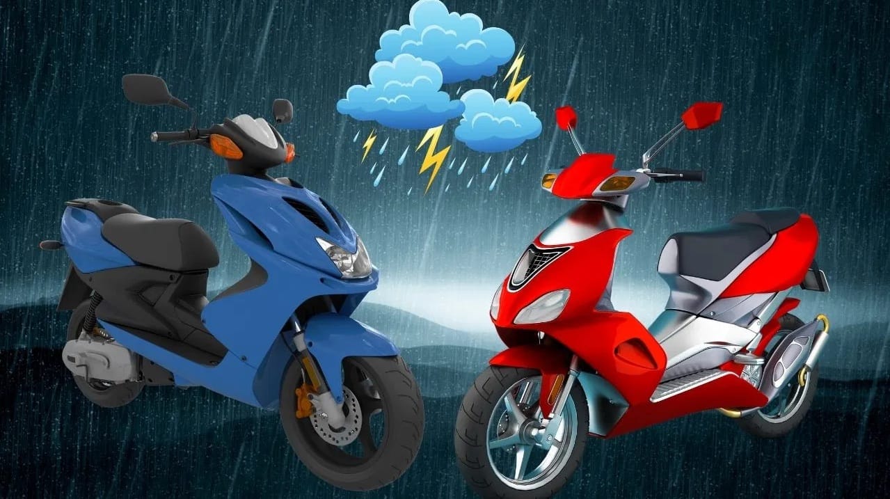 पावसाळ्यात इलेक्ट्रीक स्कुटरची अशी काळजी घ्या, बॅटरीला असे जपा...