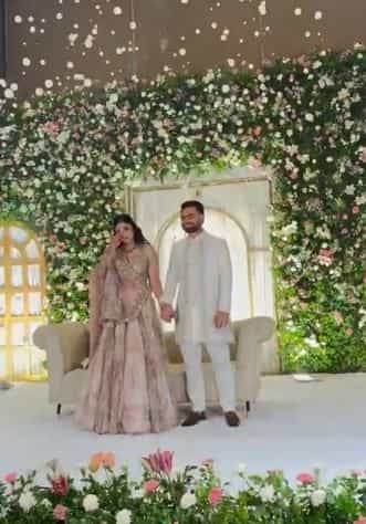 भारतीय क्रिकेट संघाचा स्टार क्रिकेटपटू रिंकू सिंहचा साखरपुडा झाला आहे.