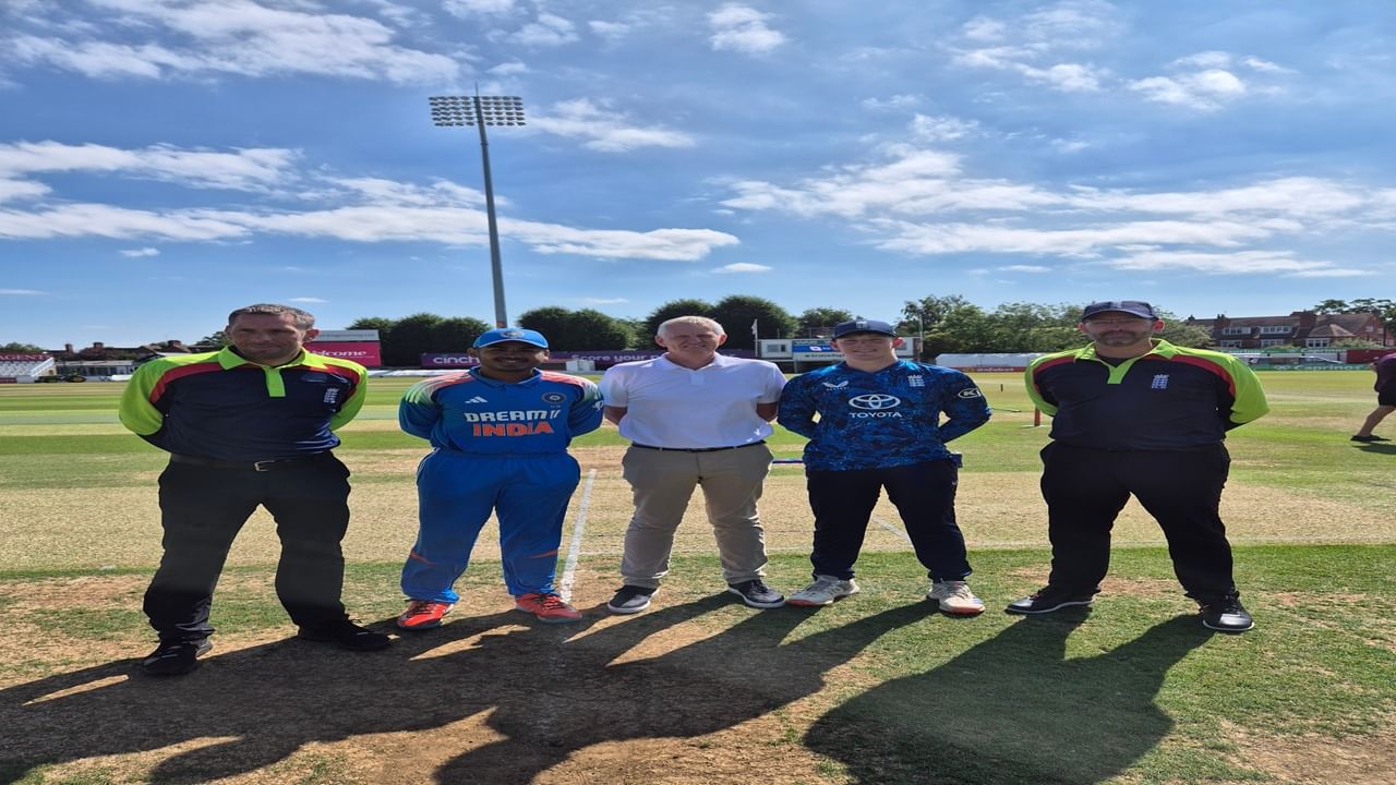 ENG vs IND U19 : इंग्लंडच्या बाजूने नाणेफेकीचा कौल, भारताची बॅटिंग, आयुष-वैभव फटकवणार? ENG vs IND U19 : इंग्लंडच्या बाजूने नाणेफेकीचा कौल, भारताची बॅटिंग, आयुष-वैभव फटकवणार?