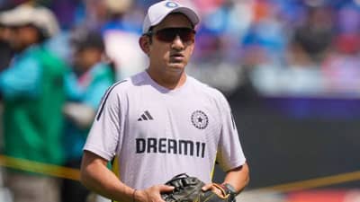 इंग्लंड दौऱ्यावरून गौतम गंभीर तातडीने घरी परतणार, एक फोन आला आणि...