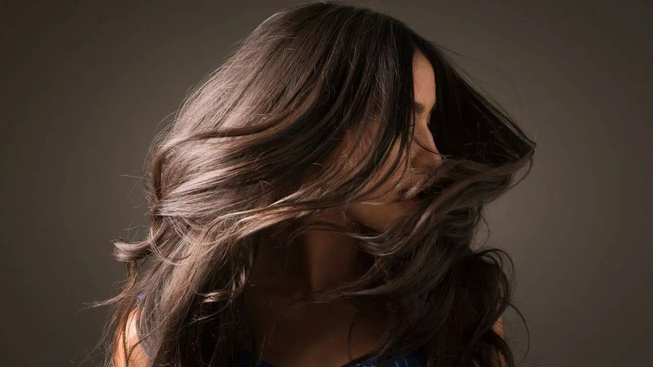 Hairfall Problem: आठवड्याभरात केस गळतीच्या समस्या होतील दूर! घरच्या घरी सोपे ट्रिक्स करा फॉलो Hairfall Problem: आठवड्याभरात केस गळतीच्या समस्या होतील दूर! घरच्या घरी सोपे ट्रिक्स करा फॉलो