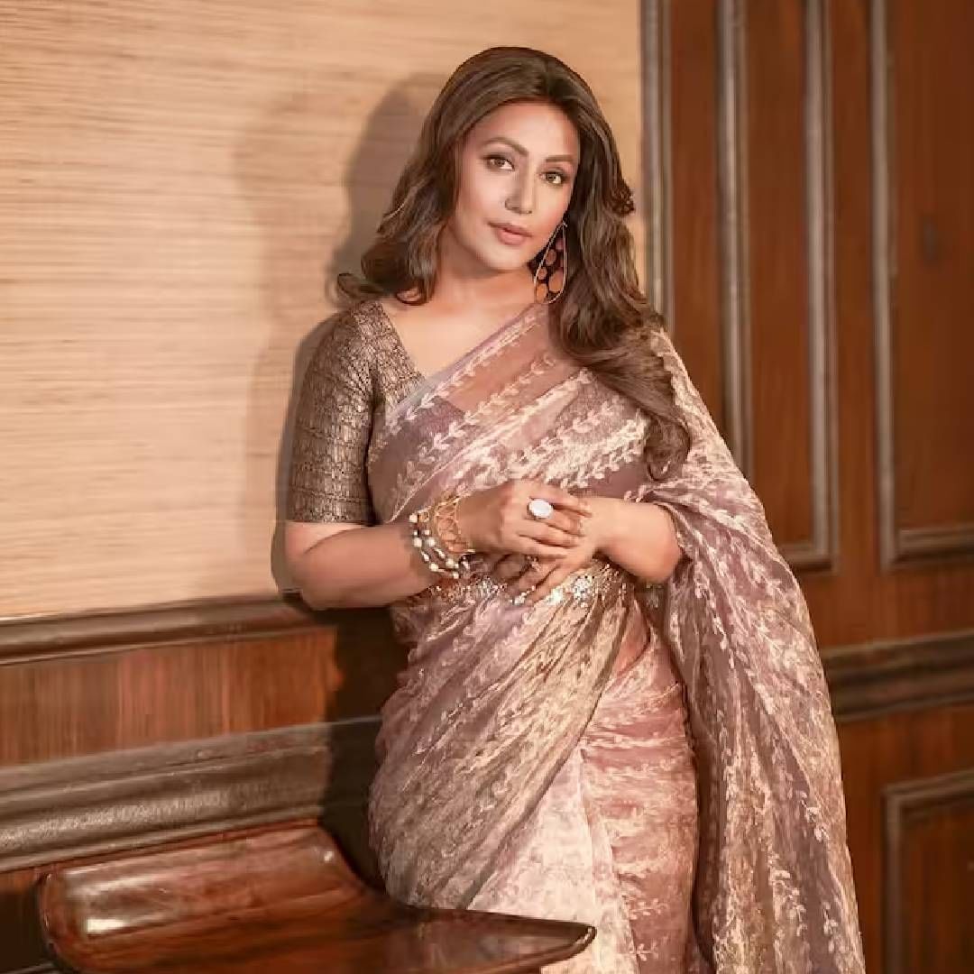 मालिकेसाठी निवड झाल्यानंतर हिना कुटुंबीयांना न सांगताच मुंबईला आली होती. हिनाने टीव्ही इंडस्ट्रीत स्वत:च्या बळावर नाव कमावलं. 
