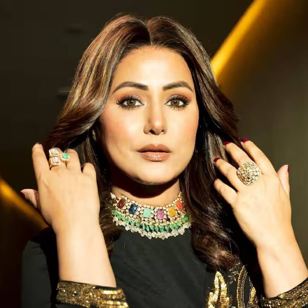 'ये रिश्ता क्या कहलाता है' या मालिकेतून अभिनेत्री हिना खान घराघरात पोहोचली. त्यानंतर तिने बिग बॉस या शोचंही विजेतेपद पटकावलं. 
