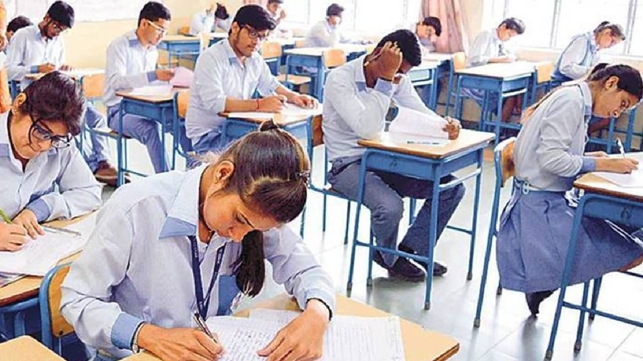 CBSE Board Exam : दहावीच्या विद्यार्थ्यांनो मोठी बातमी, 2026 पासून वर्षातून दोनदा दहावीची बोर्ड परीक्षा CBSE Board Exam : दहावीच्या विद्यार्थ्यांनो मोठी बातमी, 2026 पासून वर्षातून दोनदा दहावीची बोर्ड परीक्षा