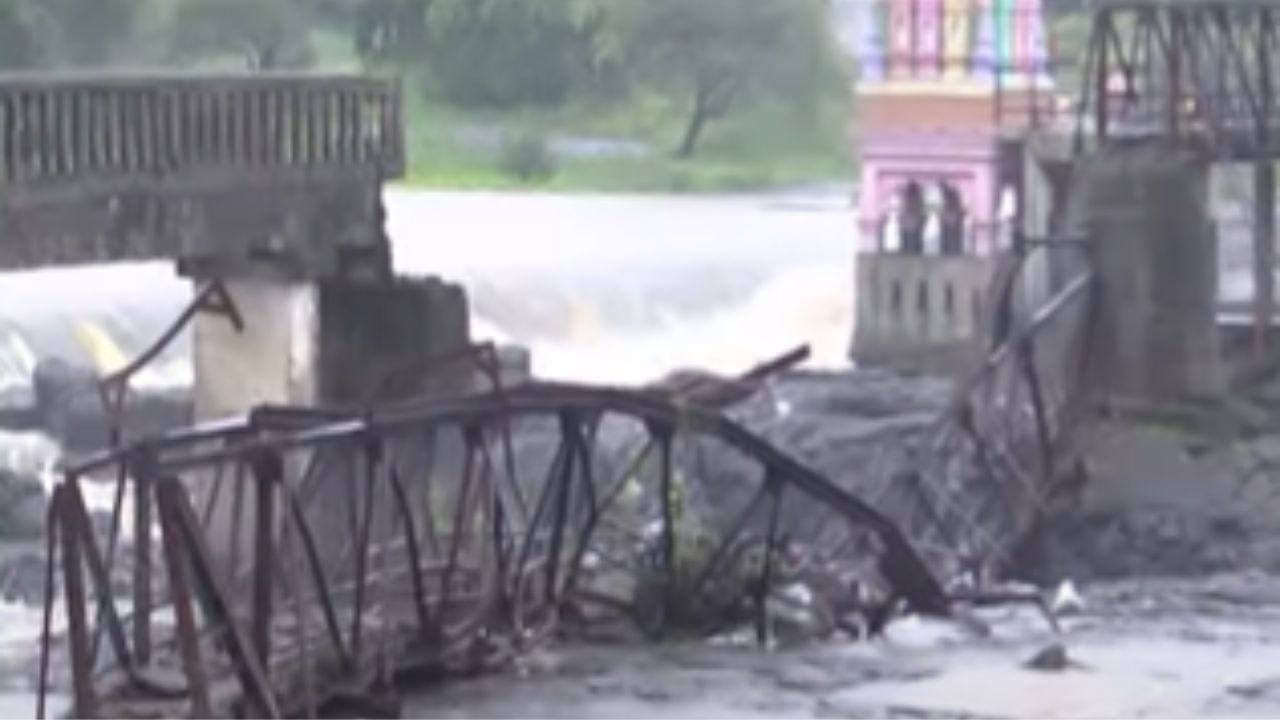 Indryani Bridge Collapse : कुंडमळा पूल दुर्घटना; 6 वर्षांच्या चिमुकल्यासह चौघांचा मृत्यू, शोधमोहीम सुरूच