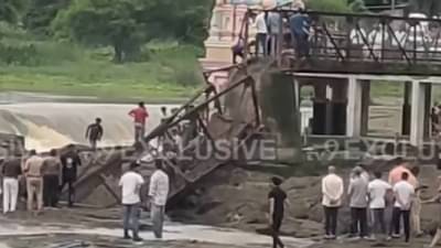 खाली तुफान वाहणारी इंद्रायणी, अन् अचानक कोसळला पूल, वाहून गेलेल्या 25 जणांसोबत नेमकं काय घडलं?
