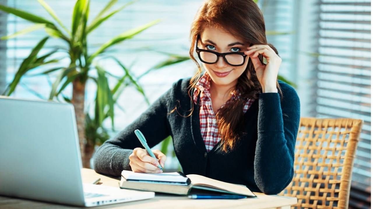 या राशीच्या स्त्रीया कोणाचे सहजासहजी अहित होऊ देत नाही. या राशीच्या स्त्रीया या शांत, समजूतदार आणि मेहनती असतात. त्यांना जे हवे असते ते त्या मिळवण्याचा प्रयत्न करतात. 