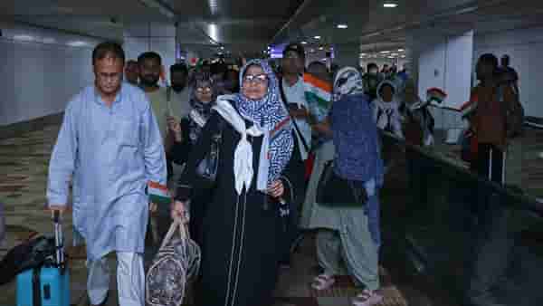 इराणमध्ये सध्या परिस्थिती काय? मायदेशी परतलेल्या भारतीय नागरिकांनी सांगितला अनुभव, म्हणाले तिथे दिवसेंदिवस...