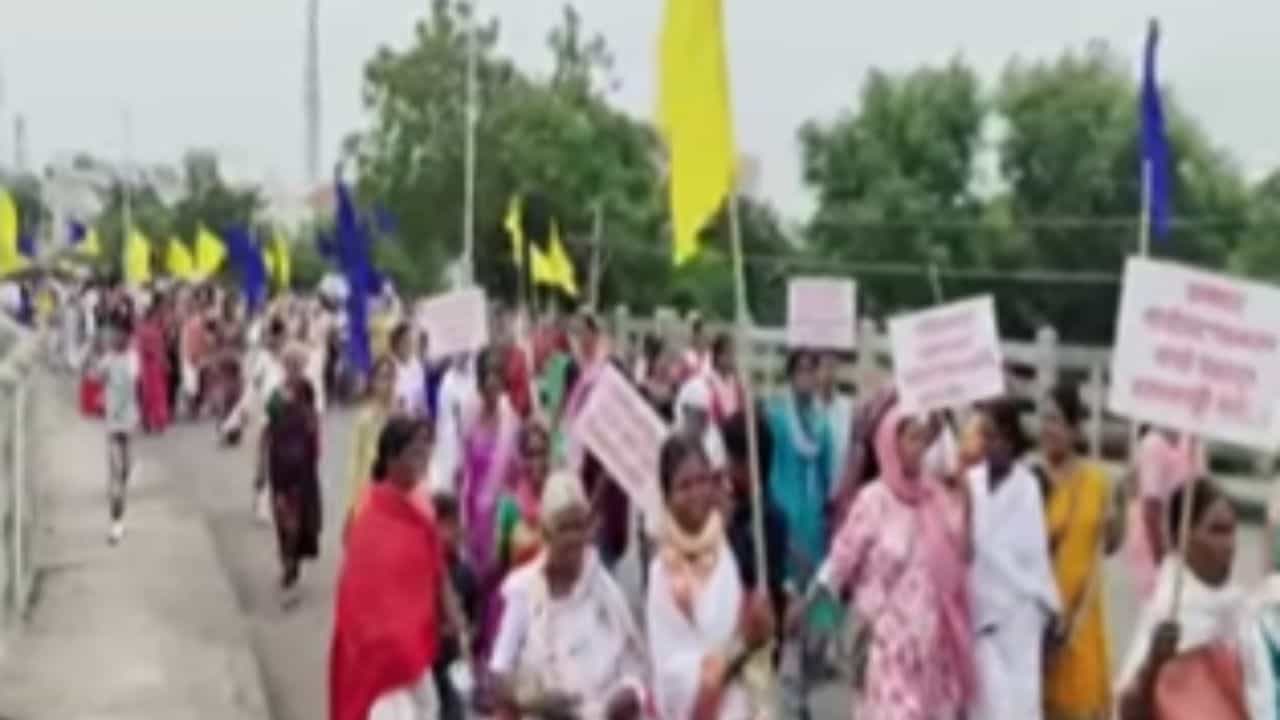 Jalna News : जालन्यात पडळकरांच्या विरोधात मोर्चा; ख्रिश्चन समाज बांधव आक्रमक Jalna News : जालन्यात पडळकरांच्या विरोधात मोर्चा; ख्रिश्चन समाज बांधव आक्रमक