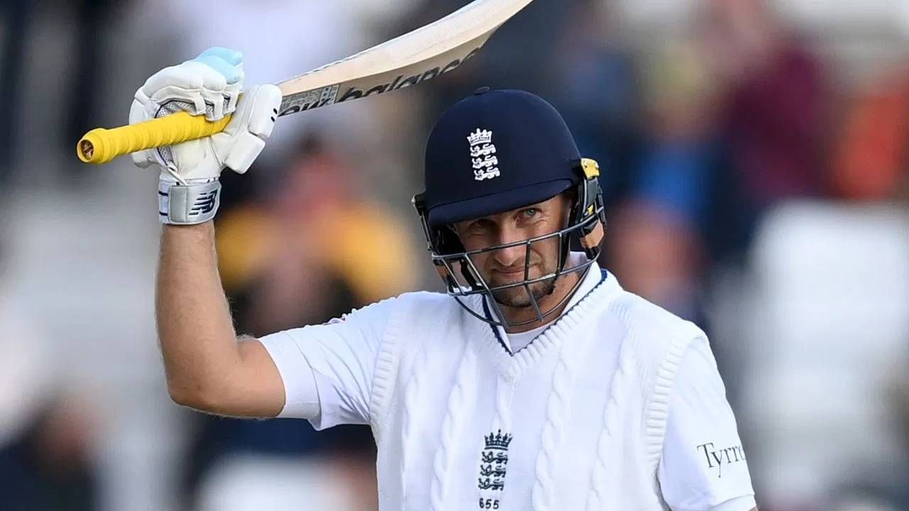 दुसरीकडे, टीम इंडियाविरुद्ध  55 कसोटी डाव खेळणारा जो रूट फक्त एकदाच शून्यावर बाद झाला आहे. त्यामुळेच या मालिकेत जो रूट विरुद्ध टीम इंडियाचे गोलंदाज अशी लढत आहे. (फोटो- Getty)