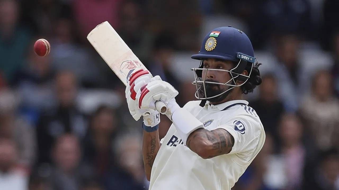 केएल राहुल व्यतिरिक्त ऋषभ पंतनेही शानदार शतक झळकावले. या खेळाडूने दोन्ही डावात शतक झळकावण्याचा पराक्रम केला. या दोघांनी चौथ्या विकेटसाठी 195 धावांची भागीदारी केली. (फोटो- PTI)