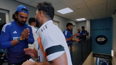 IND vs ENG : ऋषभ पंत ड्रेसिंग रुममध्ये येताच केएल राहुलने जोडले हात, बीसीसीआयचा व्हिडीओ व्हायरल