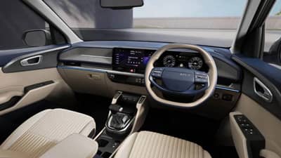 11.49 लाख रुपये किमतीच्या इनोव्हा आणि अर्टिगा कार बनल्या गेम चेंजर, जाणून घ्या