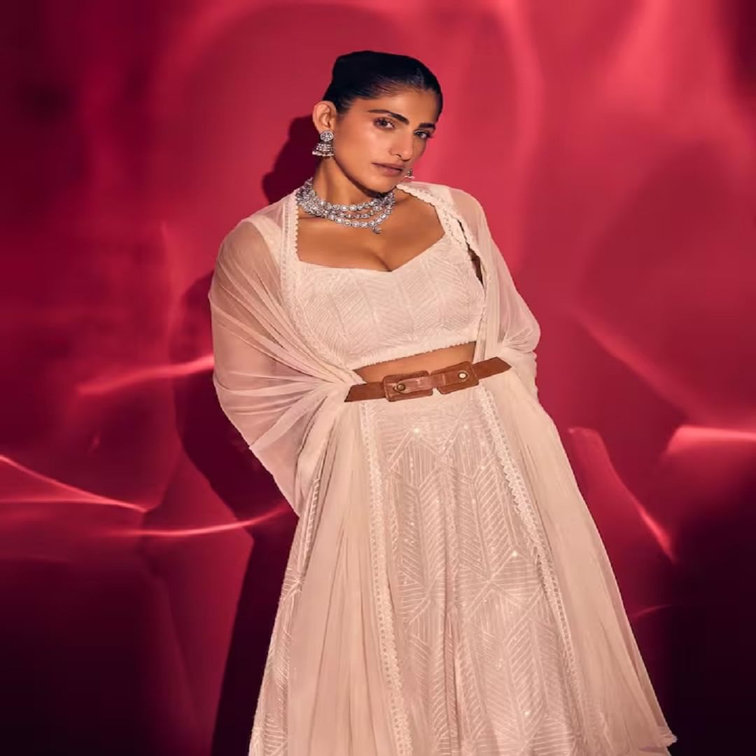 तेव्हा अभिनेत्री एकटी रुग्णालयात जाऊन अबॉर्शन केलं होतं. कुब्रा सैत लोकप्रिय आणि प्रसिद्ध अभिनेत्री आहे. 