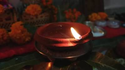 संध्याकाळी घरामध्ये दिवा लावण्याचे फायदे तुम्हाला माहिती आहेत का?