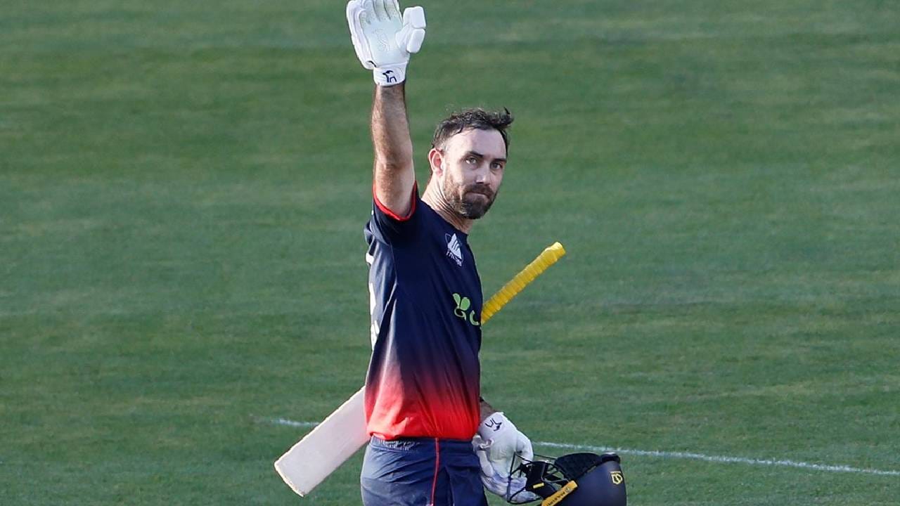 ग्लेन मॅक्सवेल टी20  क्रिकेटमध्ये 8 शतके करणारा जगातील सहावा फलंदाज बनला आहे. या विक्रमात विराट कोहली मॅक्सवेलच्या पुढे आहे. या यादीत किंग कोहली 9 शतकांसह तिसऱ्या स्थानावर आहे.जर मॅक्सवेलने आगामी सामन्यांमध्ये शतक झळकावले तर तो तिसऱ्या स्थानावर जाऊ शकतो.