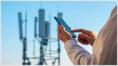 मोबाईल नेटवर्क विक झाले आहे का? मग अँड्रॉइड आणि आयफोनसाठी या 5 सोप्या ट्रिक वापरा