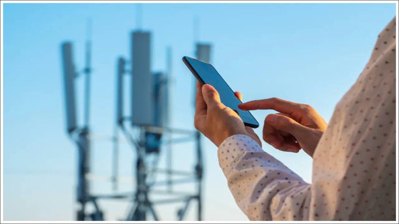 मोबाईल नेटवर्क विक झाले आहे का? मग अँड्रॉइड आणि आयफोनसाठी या 5 सोप्या ट्रिक वापरा मोबाईल नेटवर्क विक झाले आहे का? मग अँड्रॉइड आणि आयफोनसाठी या 5 सोप्या ट्रिक वापरा