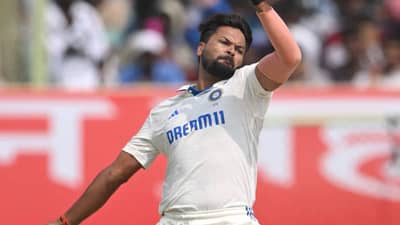 मुकेश कुमारला जर्सीवरून भारतीय फॅन्सनी धरलं धारेवर, पण झालं असं काही