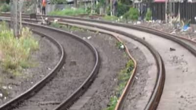 Mumbai Train Accident : मुंब्रा-दिवा स्टेशन दरम्यान 8 प्रवाशांचे जीव गेल्यानंतर रेल्वे बोर्डाने घेतला मोठा निर्णय