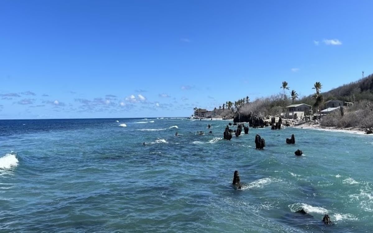 मोनाको (Monaco)हा जगातील सर्वात लहान देशांच्या यादीतील दुसरा सर्वात छोटा आहे. या देशाचे क्षेत्रफळ २.०२ चौरस किलोमीटर असून या देशाची लोकसंख्या ३८,४९९ इतकी आहे. हा देश फ्रान्स आणि इटलीच्या दरम्यान आहे. या देशाची राजधानी मोनाको- विले (Monaca-Ville ) आहे. 