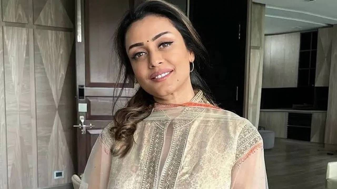 2000 मध्ये आलेल्या 'वंशी' चित्रपटाने नम्रताचे आयुष्य पूर्णपणे बदललं. या चित्रपटाच्या शूटिंगदरम्यानच सुपरस्टार महेश बाबूच्या प्रेम पडली. पहिल्या नजरेतच दोघांनी एकमेकांवर मनापासून प्रेम केलं.