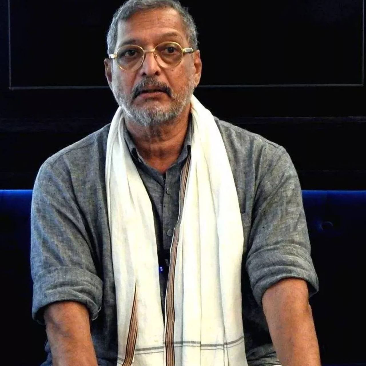 नाना पाटेकर हे चित्रपटसृष्टीतील एक मोठे नाव आहे. त्यांनी अनेक चित्रपटांमध्ये अप्रतिम भूमिका साकारल्या आहेत. मात्र, नाना पाटेकर आपल्या वैयक्तिक आयुष्याबाबत फारसे चर्चेत राहिले नाहीत. त्यांच्या पत्नीविषयी फार कमी लोकांना माहिती आहे.