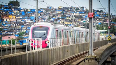 अबब...१.१ अब्ज प्रवाशांची वाहतूक,देशाचे पहिले PPP मॉडेल, मुंबई मेट्रो वनचा ११ वा वर्धापन दिन