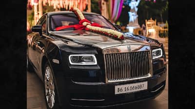 लग्नासाठी रोल्स रॉयस भाड्याने हवीय? एवढ्या लाखांत मिळते ही लक्झरी कार, जाणून घ्या संपूर्ण माहिती