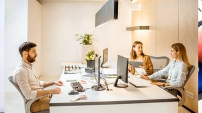 येथे तीन दिवसांचा विक ऑफ, केवल चार दिवसच काम करा, कुठे लागू झाला हा नियम पाहा