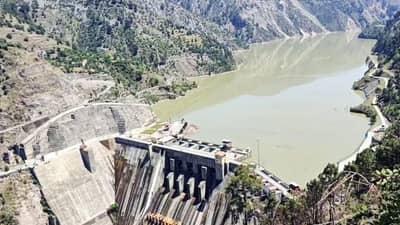 सिंधू जलकरार स्थगितीनंतर पाकिस्तानात गंभीर जलसंकट, धरणातील पाणी मृतसाठ्यांवर, कापूस उत्पादन 30% घटले