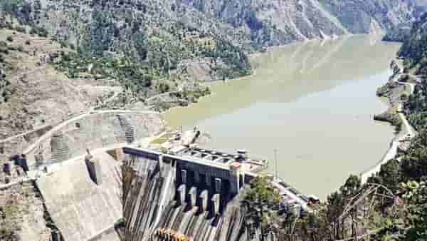 सिंधू जलकरार स्थगितीनंतर पाकिस्तानात गंभीर जलसंकट, धरणातील पाणी मृतसाठ्यांवर, कापूस उत्पादन 30% घटले