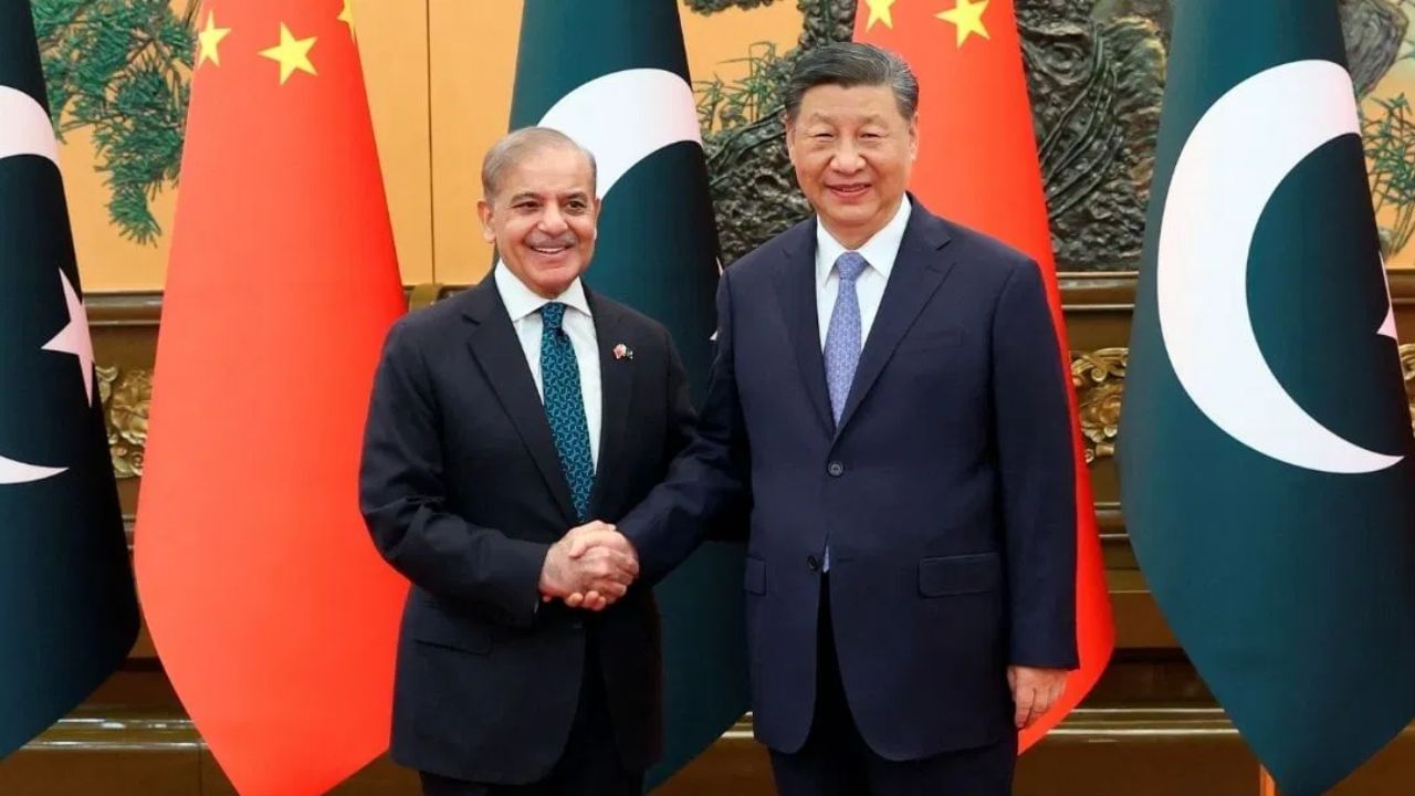 चीन पुन्हा पाकिस्तानच्या मदतीला धावला, बुडती अर्थव्यवस्था वाचवण्यासाठी अशी केली मदत