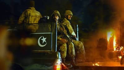 ब्रेकींग! इराण-इस्त्रायल युद्धादरम्यान पाकिस्तानमध्ये 3 मोठे ब्लास्ट, नेमकं काय घडलं?