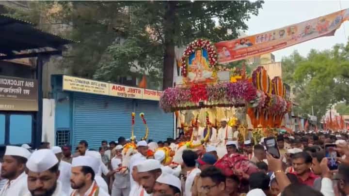 Pune Wari 2025 : संत ज्ञानेश्वर महाराजांच्या पालखीचा आज सासवडला मुक्काम Pune Wari 2025 : संत ज्ञानेश्वर महाराजांच्या पालखीचा आज सासवडला मुक्काम