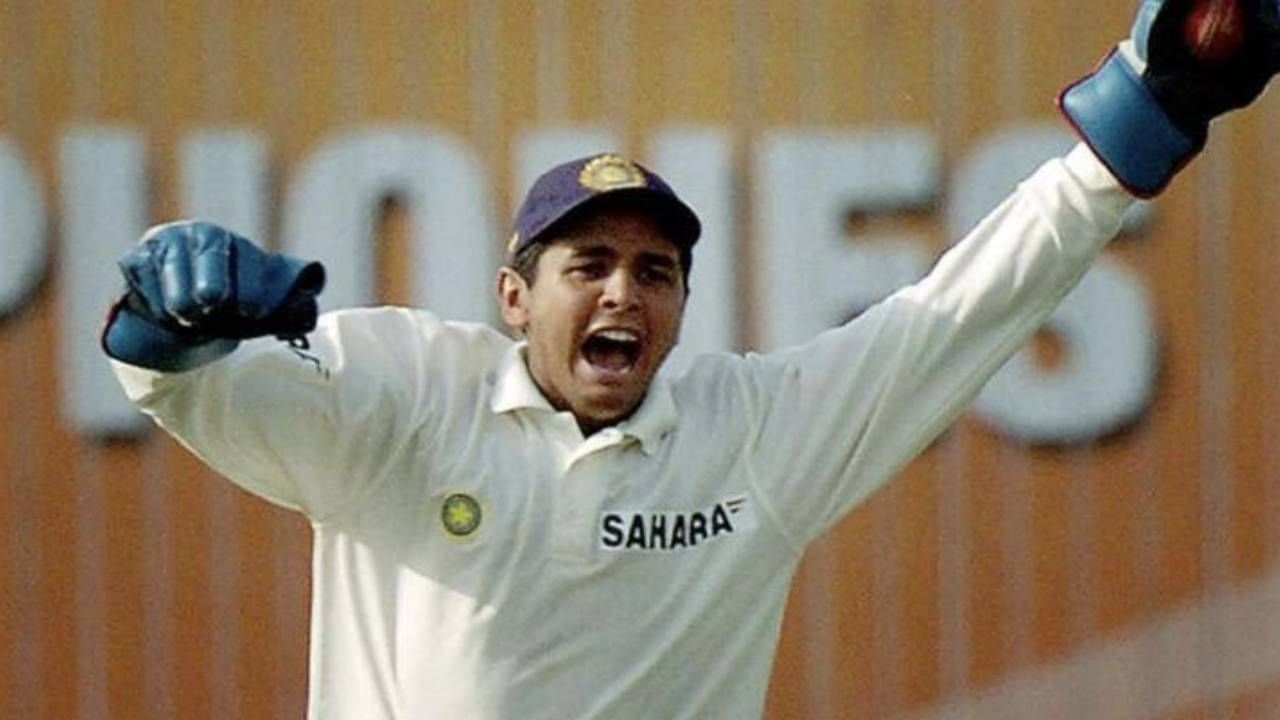 पार्थिव पटेल याने 2008 नंतर थेट आठ वर्षांनी कसोटी सामना खेळला होता. त्याला 2016 मध्ये कसोटी सामा खेळण्याची संधी मिळाली होती. या आठ वर्षांच्या कालावधीत त्याला 83 कसोटी सामन्यांना मुकावं लागलं होतं. (फोटो- Parthiv Patel Twitter)