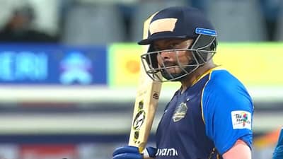 Prithvi Shaw : 15 बॉलमध्ये 66 रन्स, पृथ्वी शॉ याची सूर्यकुमार यादवच्या टीम विरुद्ध वादळी खेळी