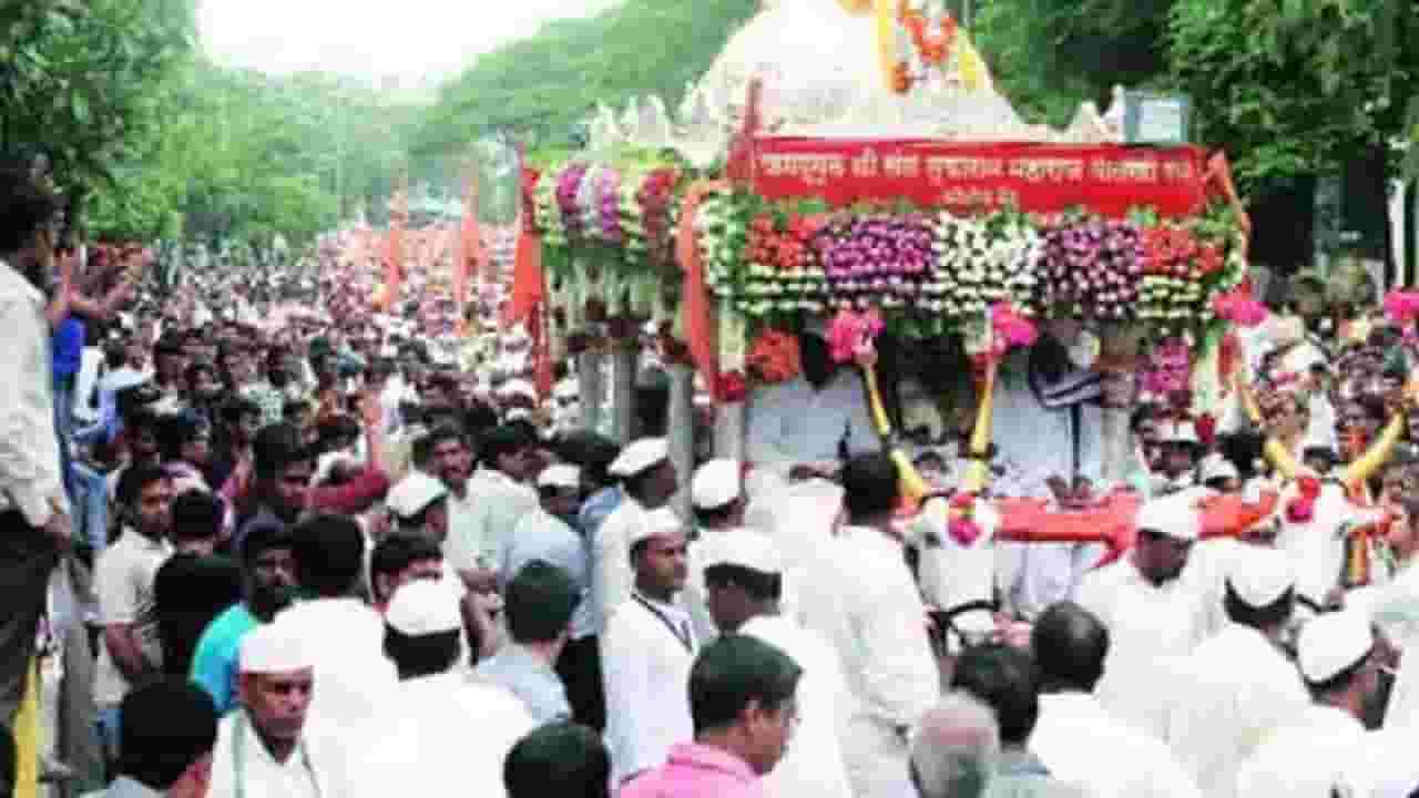 Palkhi Sohala : धक्कादायक! पुण्यातील पालखी मुक्कामात वारकऱ्यांसोबत अघटित घडलं Palkhi Sohala : धक्कादायक! पुण्यातील पालखी मुक्कामात वारकऱ्यांसोबत अघटित घडलं