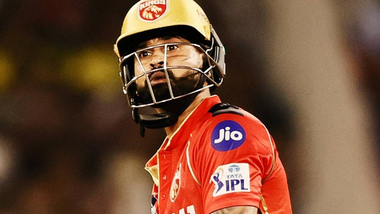 मुंबई इंडियन्सविरुद्ध 200 हून अधिक धावांचा यशस्वी पाठलाग करणं कोणत्याही संघाला जमलं नव्हतं. पण ते श्रेयस अय्यरच्या नेतृत्त्वात शक्य झालं आहे. मुंबई इंडियन्सविरुद्ध पहिल्यांदाच पंजाब किंग्स 204 धावांचा यशस्वी पाठलाग केला. (Photo_PBKS Twitter)