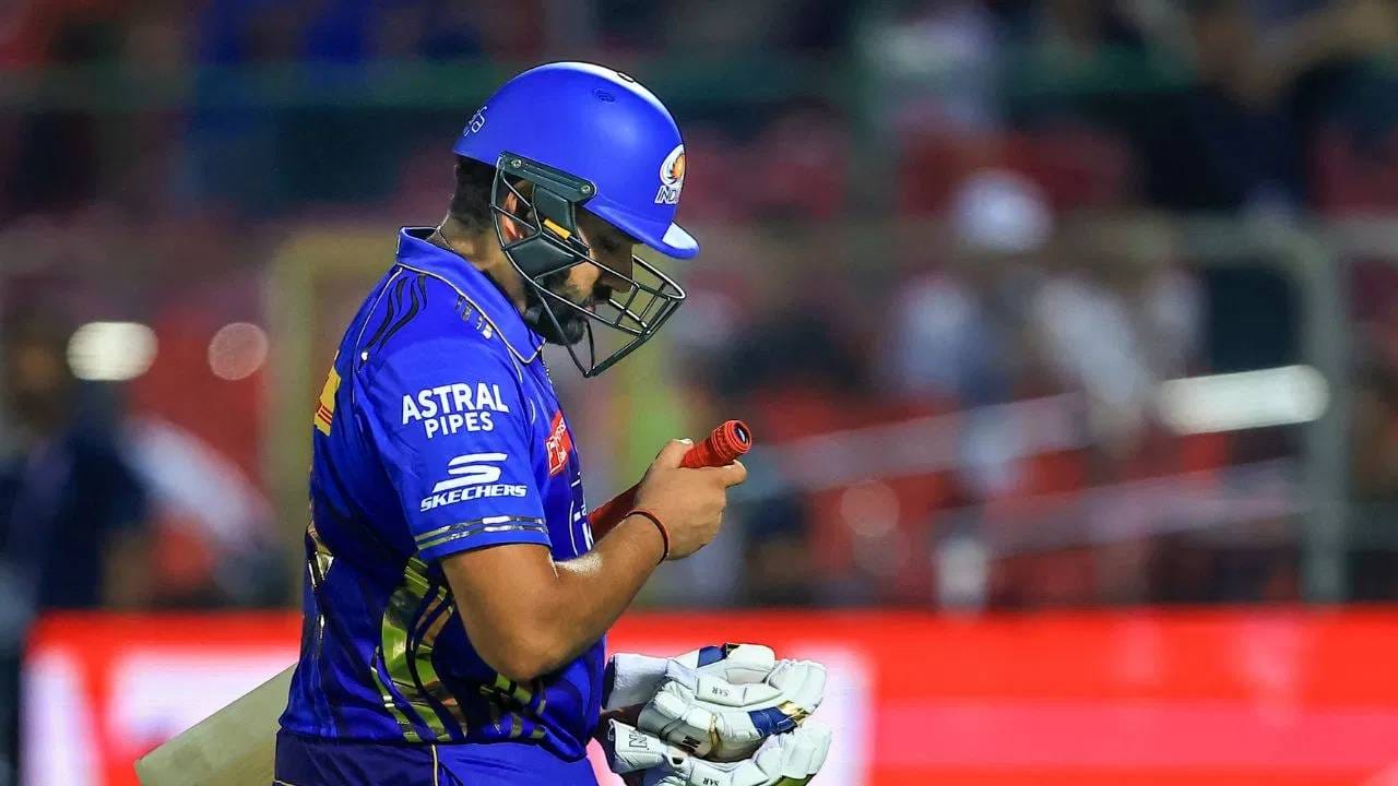 रोहित शर्माने पुन्हा एकदा क्वॉलिफायर फेरीत फेल गेला. आतापर्यंतचा त्याचा इतिहास पाहिलं तर तसंच काहीसं म्हणता येईल. रोहित शर्माची क्वॉलिफायर फेरीत कामगिरी निराशाजनक राहिली आहे. (छायाचित्र: पीटीआय)