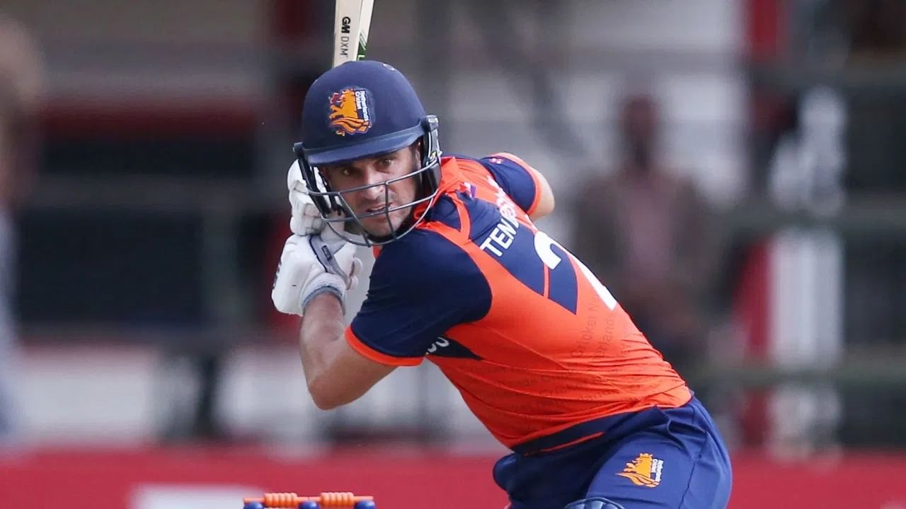 डेश्काटेची आजही नेदरलँड्सच्या सर्वोत्तम फलंदाजांमध्ये गणना केली जाते. डेश्काटने 33 एकदिवसीय सामन्यांमध्ये 5 शतकं आणि 9 अर्धशतकांसह 1 हजार 541 धावा केल्या आहेत.तसेच डेश्काटेने 55 विकेट्सही घेतल्या आहेत. डेश्काटने 24 टी 20i सामन्यांमध्ये 533 धावा करण्यासह 13 विकेट्सही घेतल्या आहेत. (Photo: Getty Images)