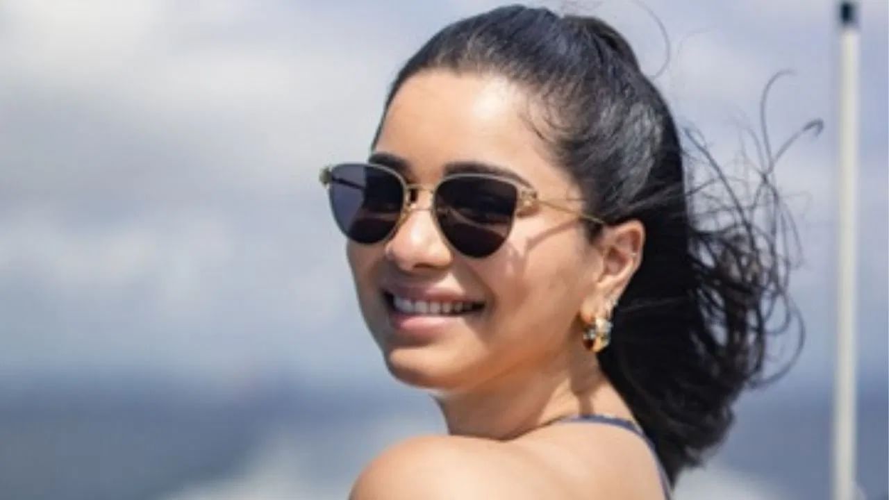 साराने या दरम्यान तिच्या मनाजवळ नक्की कोण आहे, हे सांगितलं. "क्वीसलँड माझं मन जिंकून घेतं", असं कॅप्शन साराने दिलं आहे. क्वीसलँड माझ्या मनाजवळ असल्याचं साराने म्हटलं. साराचे काही फोटोही सोशल मीडियावर व्हायरल होत आहे.  (Photo-Screenshot/Instagram)