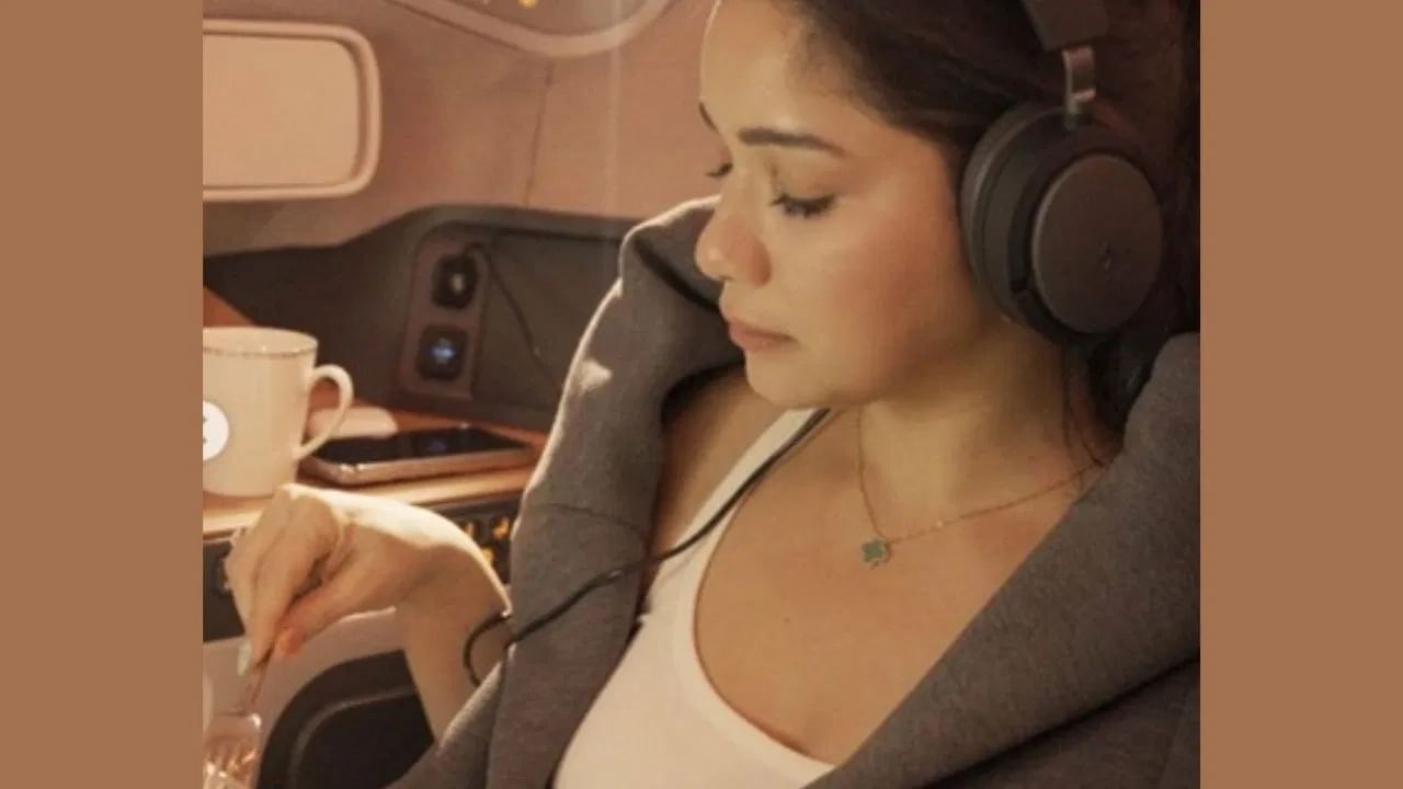 "ब्रिस्बेनच्या रस्त्यांपासून ते गोल्ड कोस्टच्या सोनेरी समुद्र किनाऱ्यांपर्यंत, क्वीन्सलँडने माझे मन जिंकलं आणि आरामशीर प्रवासासाठी @SingaporeAir चे आभार.", असं साराने इंस्टाग्राम पोस्टमध्ये म्हटलंय. (Photo Screenshot/Instagram)