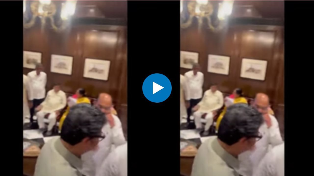 Uddhav Thackeray Sena : ठाकरेंचे आमदार विधानसभा अध्यक्षांच्या भेटीला; केली मोठी मागणी Uddhav Thackeray Sena : ठाकरेंचे आमदार विधानसभा अध्यक्षांच्या भेटीला; केली मोठी मागणी