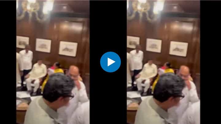 Uddhav Thackeray Sena : ठाकरेंचे आमदार विधानसभा अध्यक्षांच्या भेटीला; केली मोठी मागणी Uddhav Thackeray Sena : ठाकरेंचे आमदार विधानसभा अध्यक्षांच्या भेटीला; केली मोठी मागणी