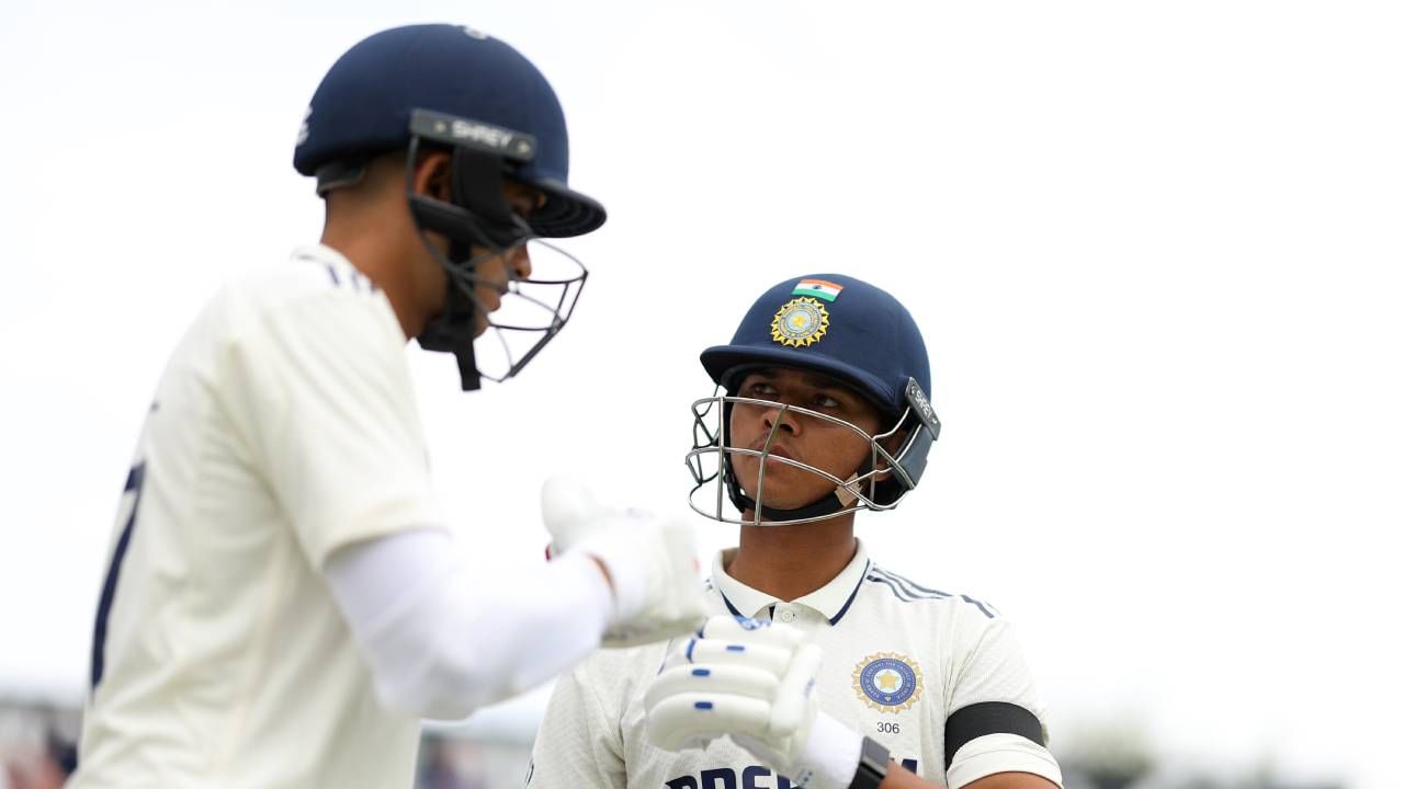 अँडरसन तेंडुलकर कसोटी मालिकेतील दुसरा कसोटी सामना 2 जुलैपासून बर्मिंघममध्ये सुरु होणार आहे. या सामन्यात शुबमन गिलकडे इतिहास रचण्याची संधी आहे. आतापर्यंत इतर भारतीय कर्णधारांना जे जमलं नाही ते करण्याची संधी आहे. 