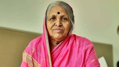 पद्मश्री डॉ. सिंधुताई सपकाळ यांच्या नावाचा गैरवापर, शेकडो तरुणांची फसवणूक